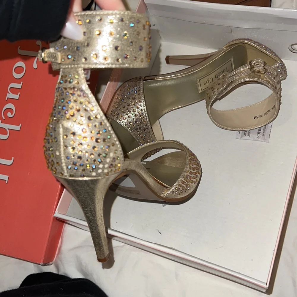 Heels - Picture 3 of 9